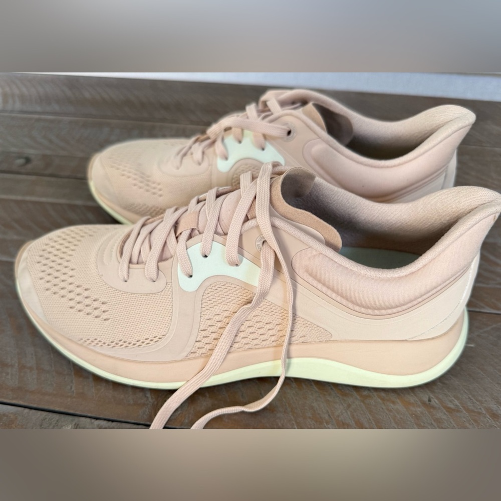Lululemon Chargefeel Low Women’s Workout shoe, 9 CHIM/ELIX/LTIV